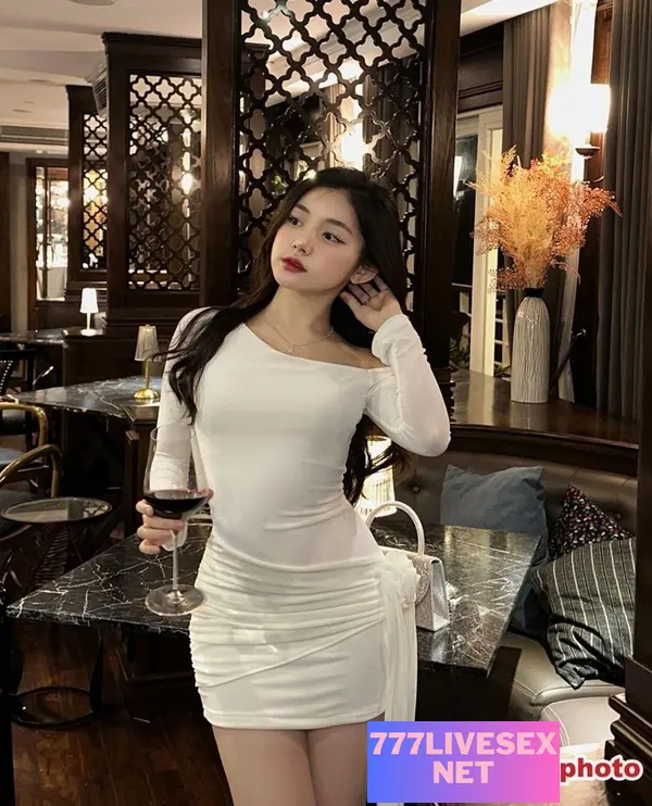 Quỳnh Trương Hot Tiktoker Dễ Thương Hình 10